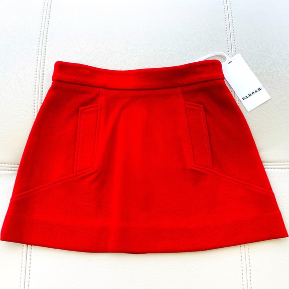 P.A.R.O.S.H.
matelassé mid-rise mini skirt in SCARLET RED faux-pocket details SM - Picture 3 of 9